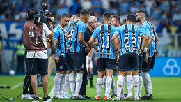 Bastidores do Grêmio: reunião dos jogadores, possível demissão de Luis Castro e mais Bastidores do Grêmio: reunião dos jogadores, possível demissão de Luis Castro e mais