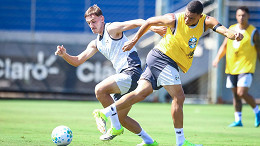 Grêmio pode ter até nove jogadores estreando em GreNal; veja