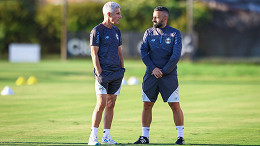 Grêmio tem provável escalação definida para enfrentar o Deportivo Riestra na Arena; veja