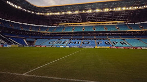 Por que o gramado da Arena estava diferente em Grêmio x Deportivo Riestra? Entenda Por que o gramado da Arena estava diferente em Grêmio x Deportivo Riestra? Entenda