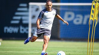 Centroavante pode deixar o Grêmio na próxima janela de transferências; entenda