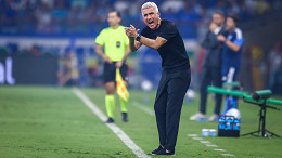 Luís Castro promete mudanças no Grêmio após derrota para o Cruzeiro