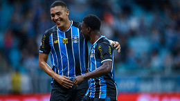 Carlos Vinícius e Amuzu comandam o ataque do Grêmio em 2026; veja os números