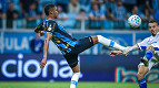 Clube europeu segue tentando a contratação de atacante do Grêmio; entenda