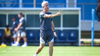 O Plano do Grêmio para visitar o Palestino e o Athletico-PR nesta semana O Plano do Grêmio para visitar o Palestino e o Athletico-PR nesta semana