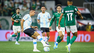 De joia a decepção: Monsalve perde espaço no elenco do Grêmio