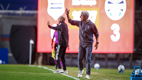 Antes criticado, titular do Grêmio vira preferido de Luís Castro no time