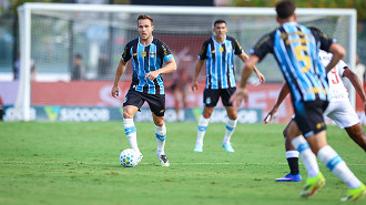 Arthur rasga elogios para Luis Castro: Admiro muito o trabalho dele