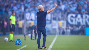 É um resultado que decepciona, diz Luís Castro após derrota para o Flamengo