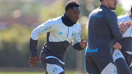Entenda porque o Grêmio não liberou Amuzu para a Seleção de Gana