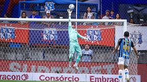 Goleiro do Grêmio ganha força na Seleção e pode ser surpresa de Ancelotti na Copa do Mundo