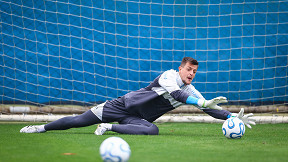 Weverton tem substituto definido no Grêmio para enfrentar o Corinthians; veja