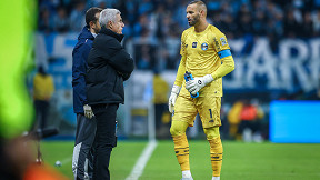 Queríamos muito vencer para ir direto às oitavas, desabafa Weverton após empate do Grêmio na Sul-Americana Queríamos muito vencer para ir direto às oitavas, desabafa Weverton após empate do Grêmio na Sul-Americana