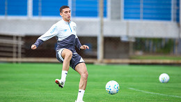 Sem espaço no Grêmio, Monsalve aguarda propostas para ser negociado Sem espaço no Grêmio, Monsalve aguarda propostas para ser negociado