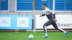 Os bastidores da negociação da renovação de contrato de Carlos Vinicius