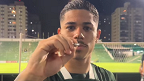 Goiás define pedida para negociar lateral-direito alvo do Grêmio