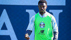 Atacante destaque do Grêmio se recupera e retorna aos treinos Atacante destaque do Grêmio se recupera e retorna aos treinos