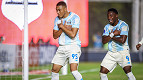Carlos Vinícius vai renovar com o Grêmio? Veja a situação do centroavante Carlos Vinícius vai renovar com o Grêmio? Veja a situação do centroavante