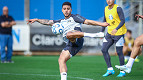 Lateral do Grêmio recebe sondagens, mas salário barra saída Lateral do Grêmio recebe sondagens, mas salário barra saída