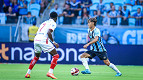 Após um mês afastado, volante tem data para retornar ao Grêmio Após um mês afastado, volante tem data para retornar ao Grêmio