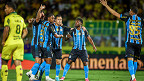 Atacante sente desconforto e pode ser desfalque do Grêmio para o jogo de votla contra o Mirassol