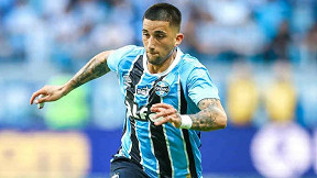 Grêmio rejeita proposta por Kike Olivera e define futuro do atacante Grêmio rejeita proposta por Kike Olivera e define futuro do atacante