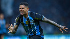 Wallace e Diego Caito aproveitam chance e se firmam como titulares do Grêmio Wallace e Diego Caito aproveitam chance e se firmam como titulares do Grêmio