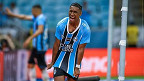 Tetê volta a treinar e reforça o Grêmio antes de duelo com o Atlético-MG