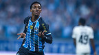Joia do Grêmio entra no top-5 dos maiores dribladores do mundo; veja ranking