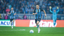 Após desfalque em treino, jogador titular do Grêmio está de volta; entenda Após desfalque em treino, jogador titular do Grêmio está de volta; entenda