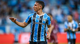 Grêmio informa afastamento de meia do elenco profissional Grêmio informa afastamento de meia do elenco profissional