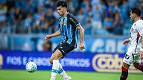 Detonado pela torcida do Grêmio, volante faz estreia de gala na Argentina Detonado pela torcida do Grêmio, volante faz estreia de gala na Argentina