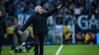 Luís Castro vive pressão no Grêmio antes dos GreNais decisivos da Copa do Brasil Luís Castro vive pressão no Grêmio antes dos GreNais decisivos da Copa do Brasil