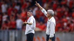Luís Castro avalia empate no GreNal 453 e vê Grêmio com decisão em aberto na Arena Luís Castro avalia empate no GreNal 453 e vê Grêmio com decisão em aberto na Arena