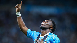 Titular fica fora do Grêmio contra o Botafogo e mira retorno diante do Palmeiras Titular fica fora do Grêmio contra o Botafogo e mira retorno diante do Palmeiras