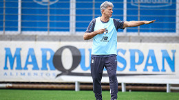 Renato reencontra poucos jogadores e terá desafio com elenco renovado no Grêmio Renato reencontra poucos jogadores e terá desafio com elenco renovado no Grêmio