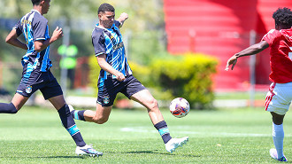 Clube europeu deve fazer proposta por zagueiro do Grêmio; entenda Clube europeu deve fazer proposta por zagueiro do Grêmio; entenda