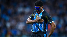 Renato abre o jogo e revela pedido a zagueiro do Grêmio no GreNal Renato abre o jogo e revela pedido a zagueiro do Grêmio no GreNal
