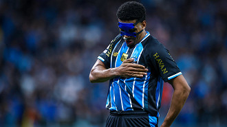 Renato abre o jogo e revela pedido a zagueiro do Grêmio no GreNal