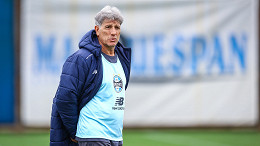 Renato tenta unir elenco do Grêmio após críticas e direção mantém respaldo ao departamento de futebol Renato tenta unir elenco do Grêmio após críticas e direção mantém respaldo ao departamento de futebol