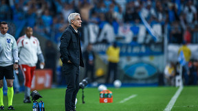 Grêmio apresenta proposta para rescisão de contrato com Luis Castro Grêmio apresenta proposta para rescisão de contrato com Luis Castro
