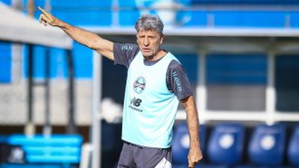 A pedido de Renato, Grêmio muda rotina de dirigentes no CT Luiz Carvalho A pedido de Renato, Grêmio muda rotina de dirigentes no CT Luiz Carvalho