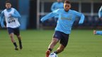 Por atrasos com Cuellar, Grêmio é novamente punido pela FIFA Por atrasos com Cuellar, Grêmio é novamente punido pela FIFA