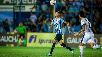 Com pouco espaço no elenco, Diogo Barbosa tem futuro indefinido no Grêmio. (Foto: Lucas Uebel / Grêmio FBPA)