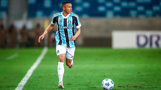 Mesmo com o rebaixamento, Vanderson se destacou no Grêmio em 2021. (Foto: Lucas Uebel / Grêmio FBPA)