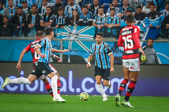 Suárez ficará no Grêmio até dezembro deste ano. Interesse do Inter Miami esfriou recentemente. (Foto: Lucas Uebel / Grêmio FBPA)