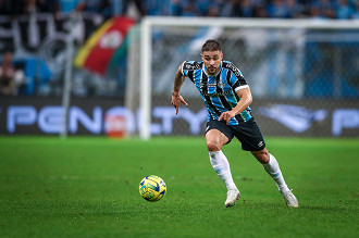 João Pedro pode permanecer no Grêmio para 2024. (Foto: Lucas Uebel / Grêmio FBPA)